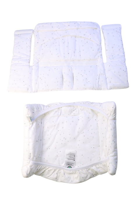 A White Crib Bumpers from Stokke in size O/S for boy. (Back View)