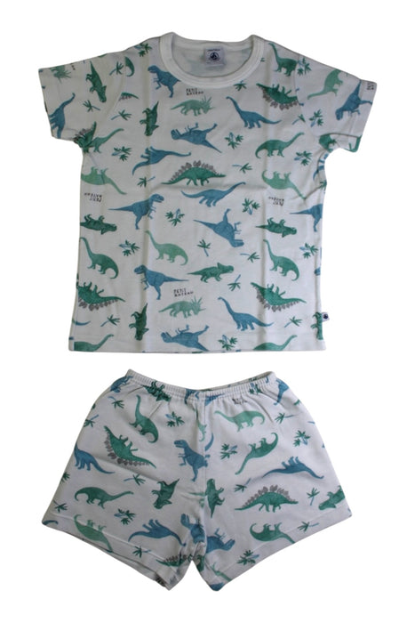 A White Shorts Sets from Petit Bateau in size 6T for boy. (Front View)