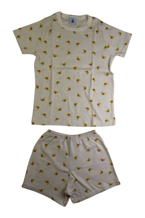 A White Shorts Sets from Petit Bateau in size 6T for boy. (Front View)