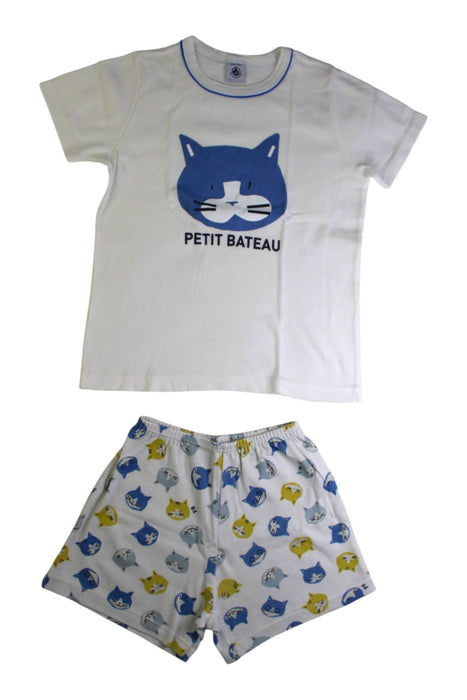 A White Shorts Sets from Petit Bateau in size 6T for boy. (Front View)