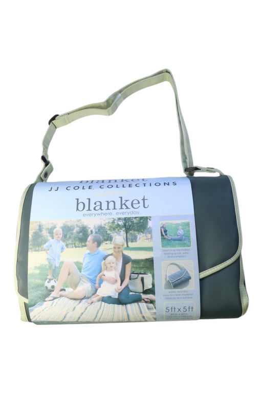 A Grey Blankets from JJ Cole in size O/S for neutral. (Front View)