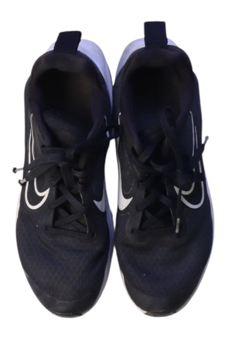 A Black Sneakers from Nike in size 12Y for neutral. (Back View)