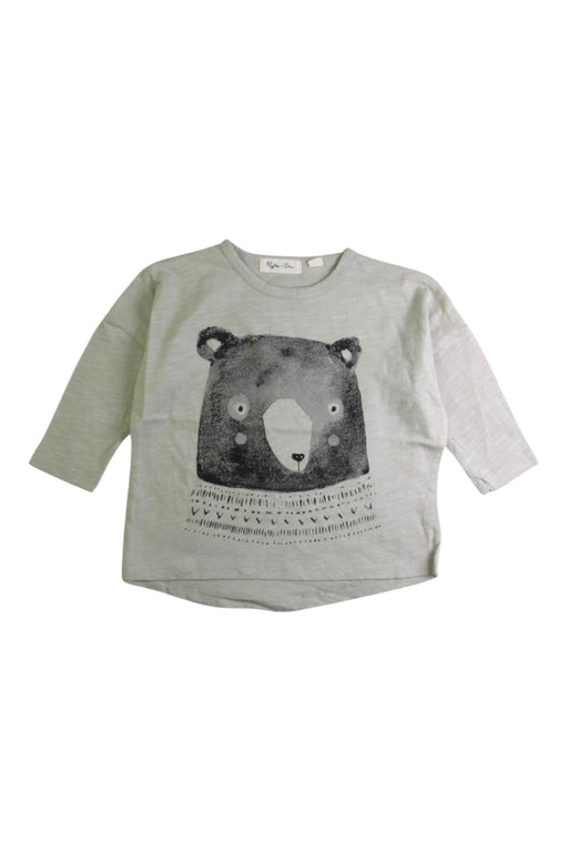 A Grey Long Sleeve T Shirts from Rylee + Cru in size 12-18M for neutral. (Front View)