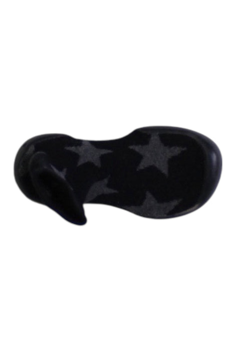 A Black Slippers from Collegien in size 4T for boy. (Front View)