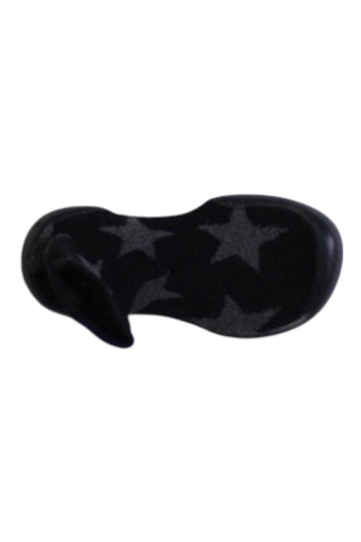 A Black Slippers from Collegien in size 4T for boy. (Front View)