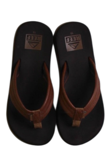 A Black Flip Flops from Reef in size 6T for boy. (Back View)