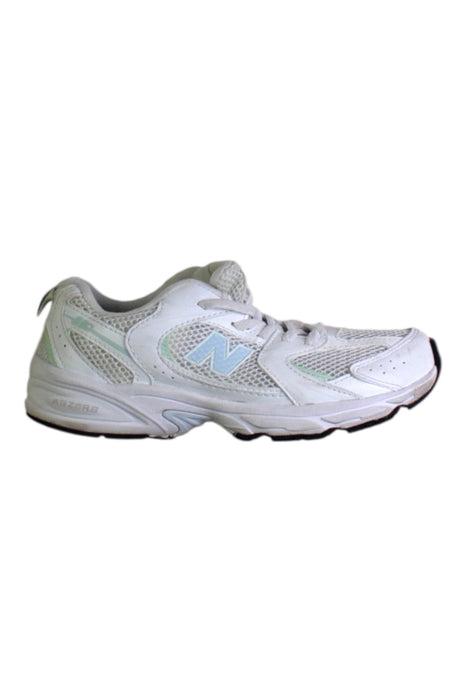 A White Sneakers from New Balance in size 10Y for neutral. (Front View)