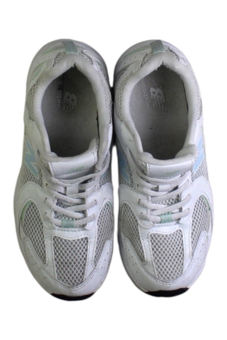 A White Sneakers from New Balance in size 10Y for neutral. (Back View)