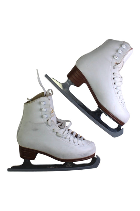A White Winter Boots from Jackson Ultima in size 14Y for girl. (Back View)