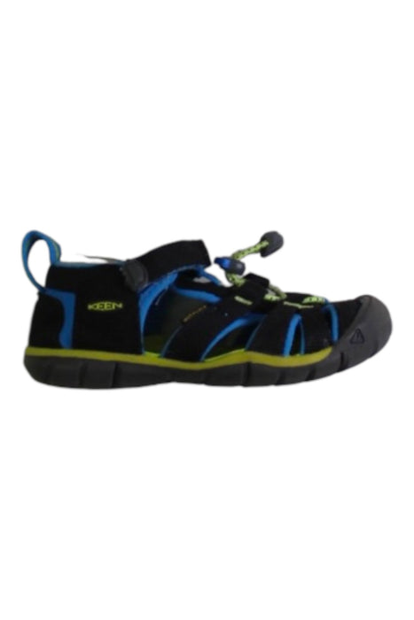 A Black Sandals from Keen in size 5T for boy. (Front View)
