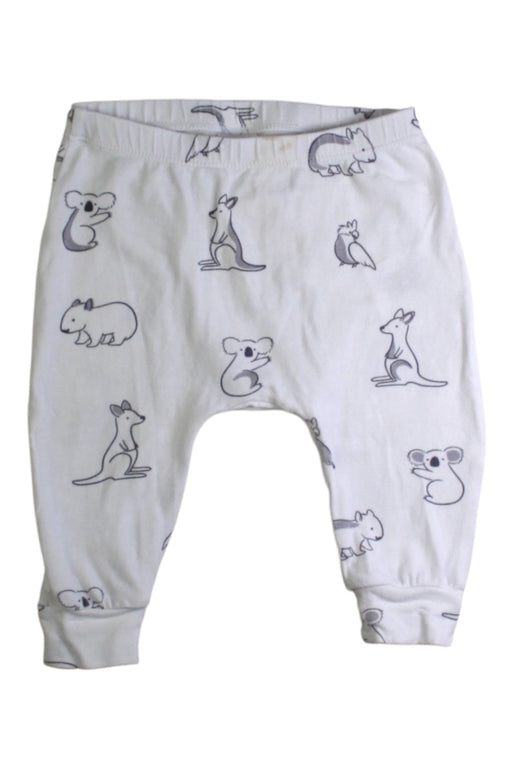 A White Casual Pants from Seed in size 3-6M for neutral. (Front View)