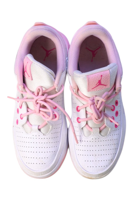 A White Sneakers from Air Jordan in size 11Y for girl. (Back View)