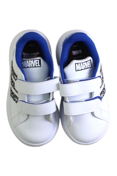 A White Sneakers from Adidas in size 4T for boy. (Back View)