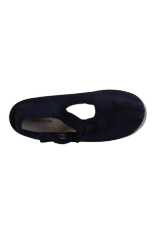 A Navy Flats from Cienta in size 5T for girl. (Front View)