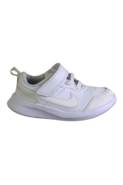 A White Sneakers from Nike in size 18-24M for boy. (Front View)