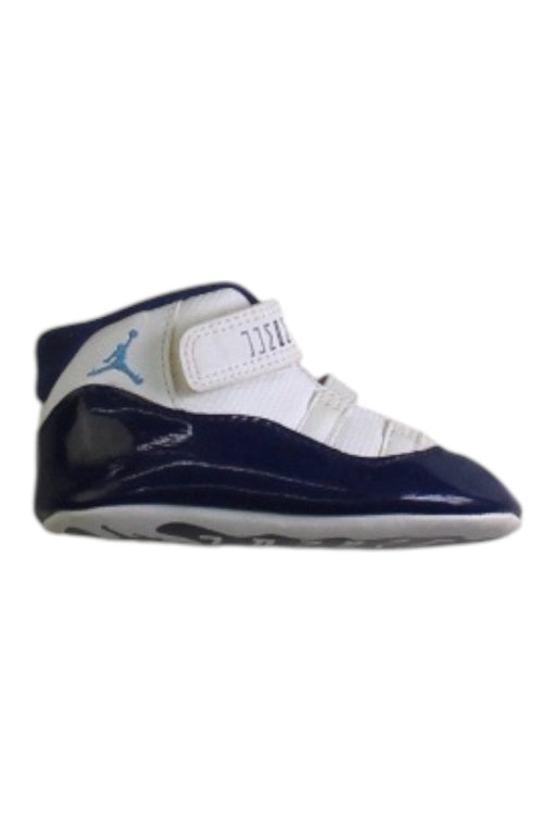 A Blue Sneakers from Air Jordan in size 12-18M for boy. (Front View)