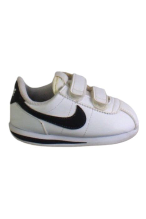 A White Sneakers from Nike in size 18-24M for boy. (Front View)