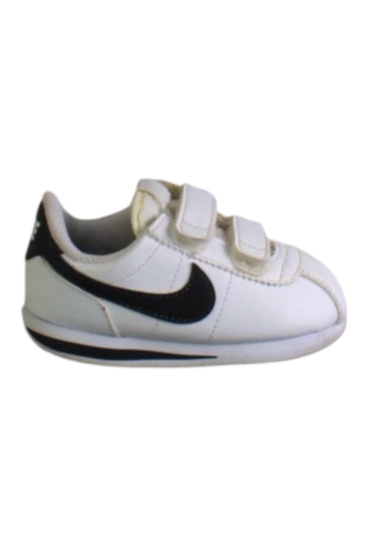 A White Sneakers from Nike in size 18-24M for boy. (Front View)