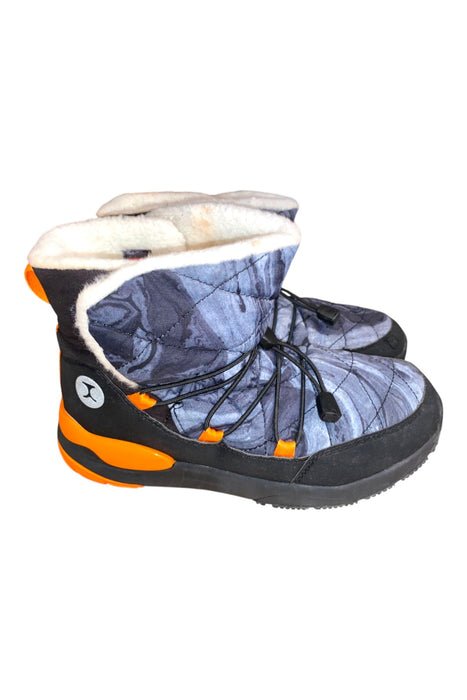 A Blue Winter Boots from Moody Tiger in size 9Y for neutral. (Back View)