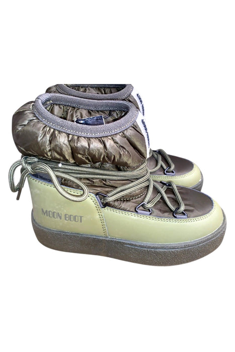 A Green Winter Boots from Moon Boot in size 7Y for neutral. (Back View)