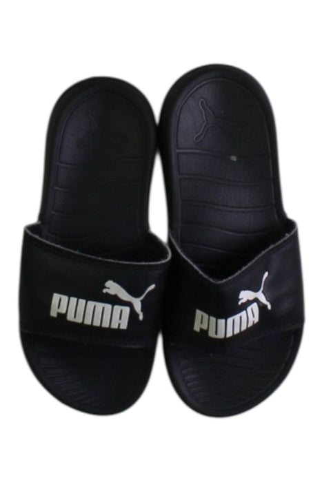 A Black Slippers from Puma in size 6T for boy. (Back View)