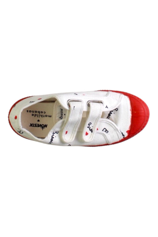A White Sneakers from Novesta in size 7Y for girl. (Front View)