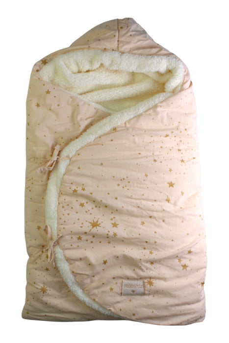 A Peach Swaddles from Nobodinoz in size 3-6M for neutral. (Front View)