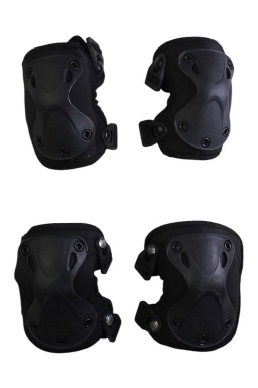 A Black Scooters Rollerblades & Skateboards from Micro in size 3T for neutral. (Front View)