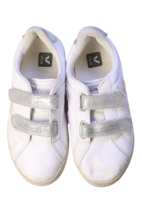 A White Sneakers from Veja in size 9Y for girl. (Back View)