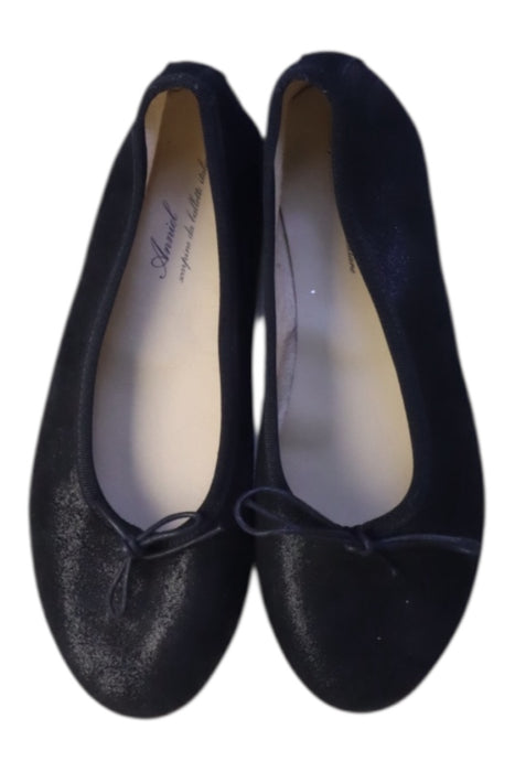 A Black Flats from Anniel in size 9Y for girl. (Back View)