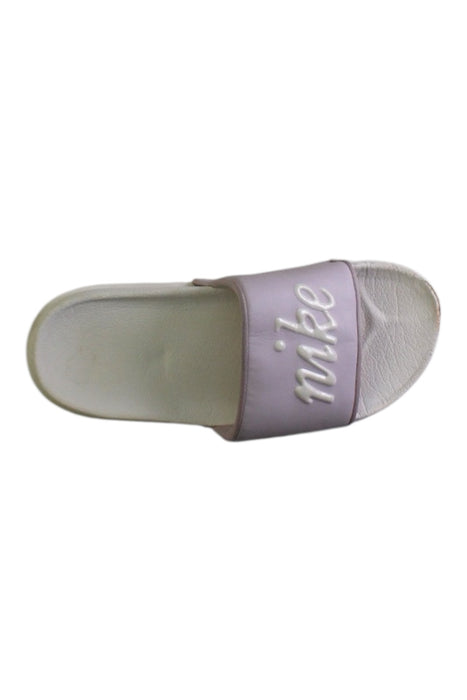 A Pink Sandals from Nike in size 11Y for girl. (Front View)