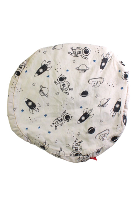 A White Playmats from Play & Go in size O/S for boy. (Front View)