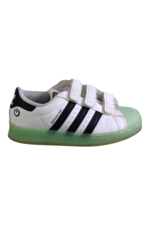 A White Sneakers from Adidas in size 7Y for neutral. (Front View)