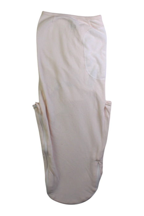 A Peach Swaddles from KeaBabies in size 0-3M for neutral. (Back View)