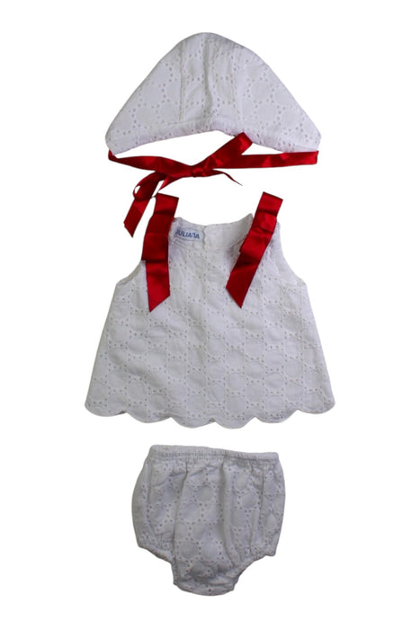 A White Shorts Sets from Juliana in size Newborn for girl. (Front View)
