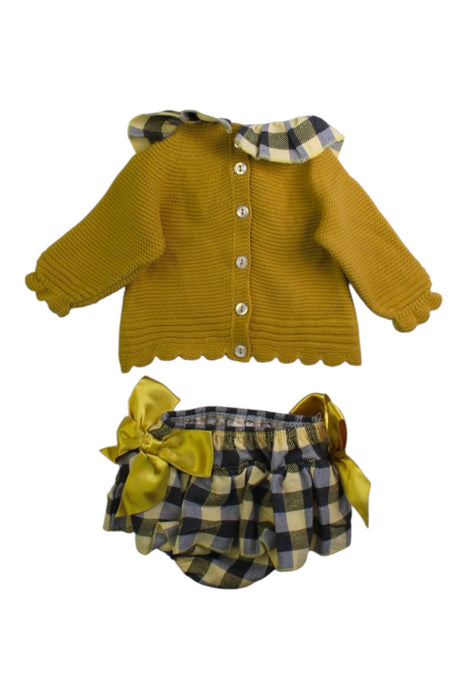 A Yellow Shorts Sets from Juliana in size Newborn for girl. (Back View)