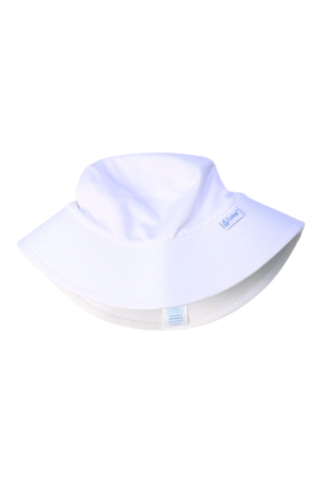 A White Sun Hats from i play in size 12-18M for neutral. (Front View)