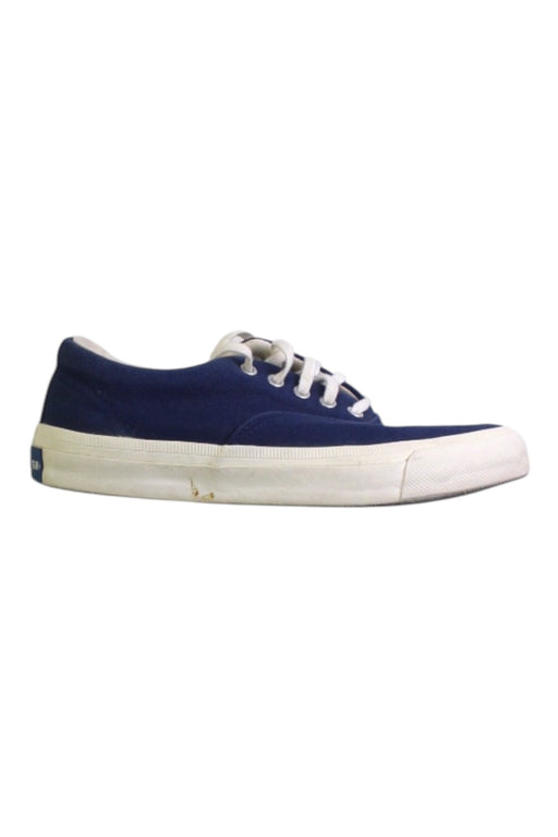 A Blue Sneakers from Converse in size 11Y for boy. (Front View)