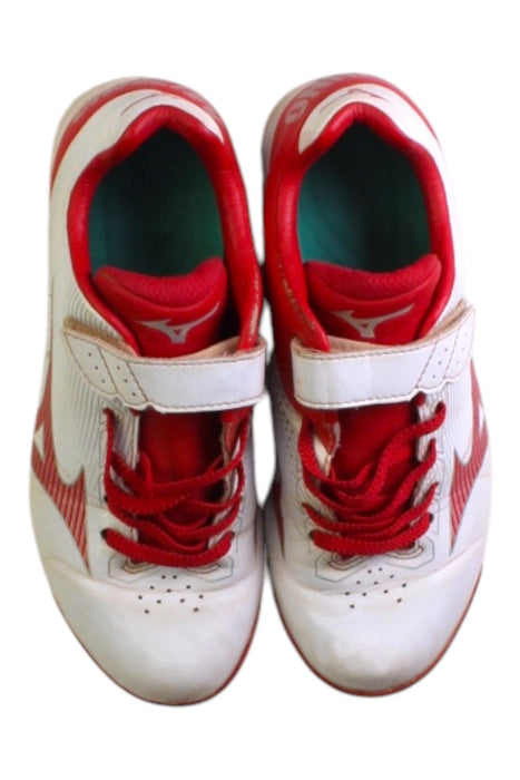 A Red Cleats/Soccer Shoes from Mizuno in size 9Y for boy. (Back View)