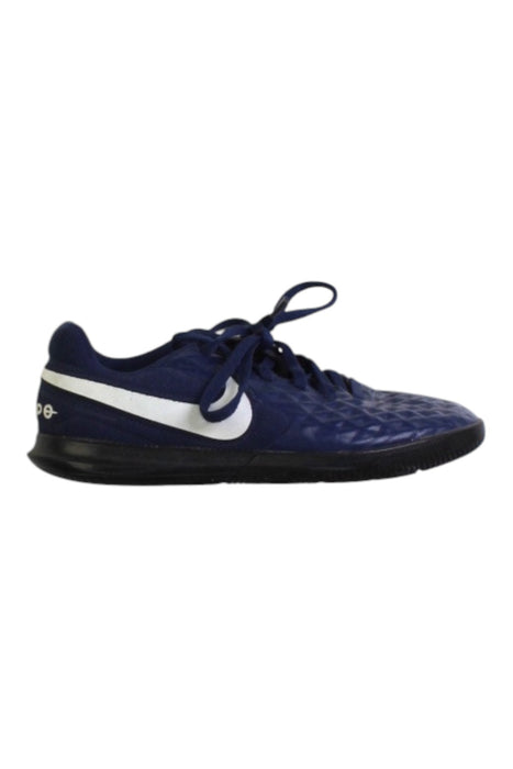 A Blue Cleats/Soccer Shoes from Nike in size 7Y for boy. (Front View)