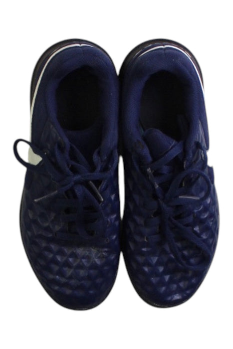 A Blue Cleats/Soccer Shoes from Nike in size 7Y for boy. (Back View)