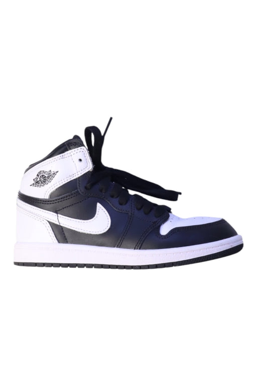A White Sneakers from Air Jordan in size 7Y for boy. (Front View)