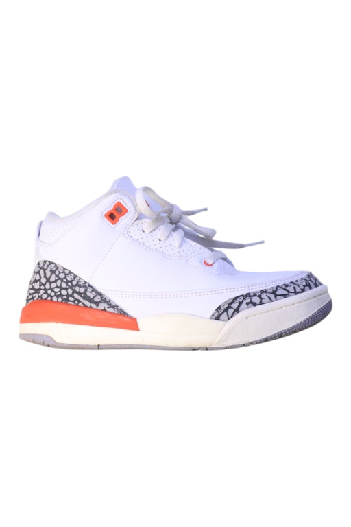 A White Sneakers from Air Jordan in size 7Y for boy. (Front View)