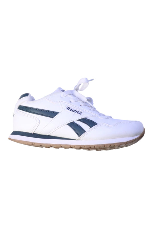 A White Sneakers from Reebok in size 7Y for boy. (Front View)