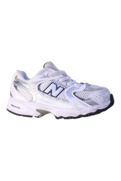A White Sneakers from New Balance in size 18-24M for neutral. (Front View)