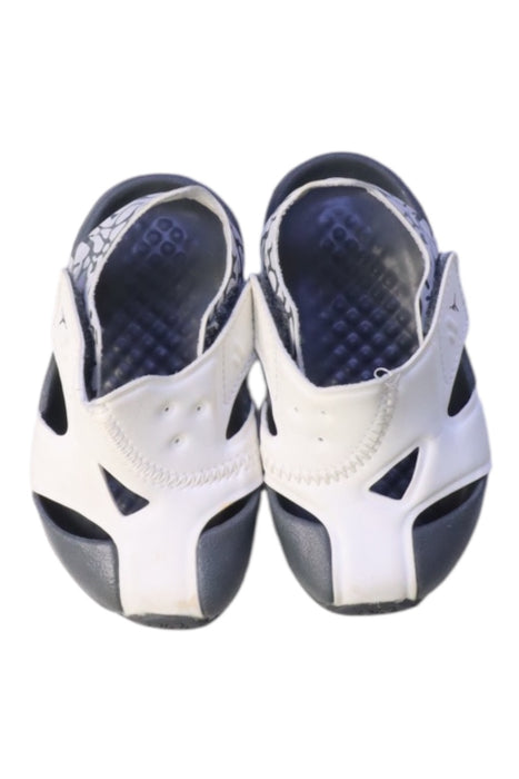 A White Sandals from Air Jordan in size 12-18M for neutral. (Back View)
