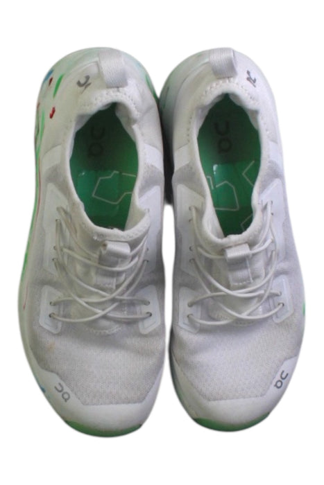 A White Sneakers from On in size 9Y for neutral. (Back View)