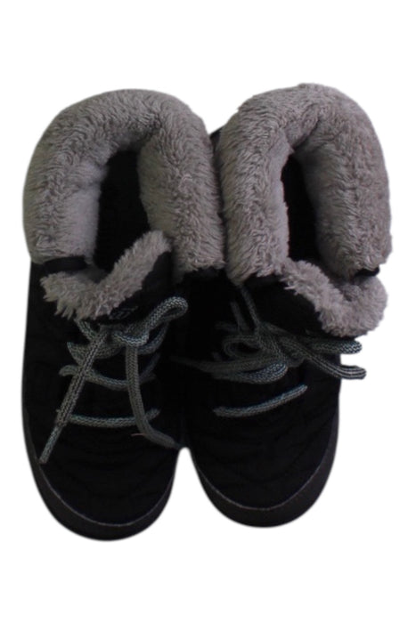 A Black Winter Boots from Columbia in size 7Y for neutral. (Back View)