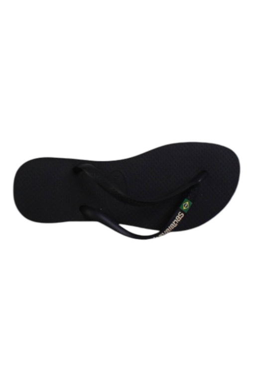 A Black Flip Flops from Havaianas in size 10Y for neutral. (Front View)