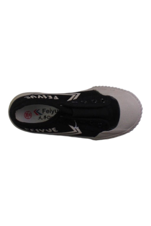 A Black Sneakers from Feiyue in size 7Y for neutral. (Front View)